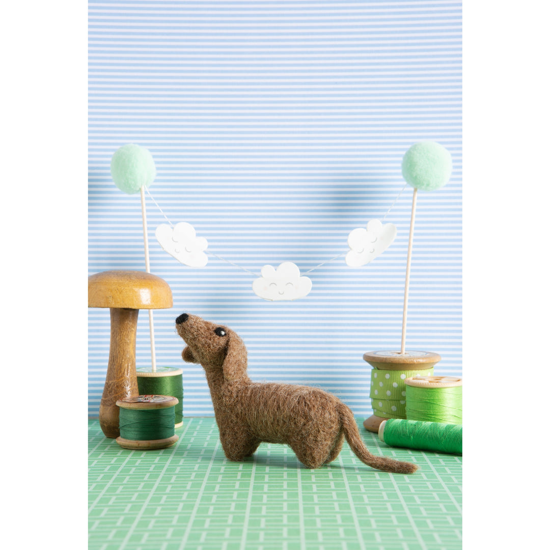 Craftermoon - Dachshund Mini Felting Kit 3