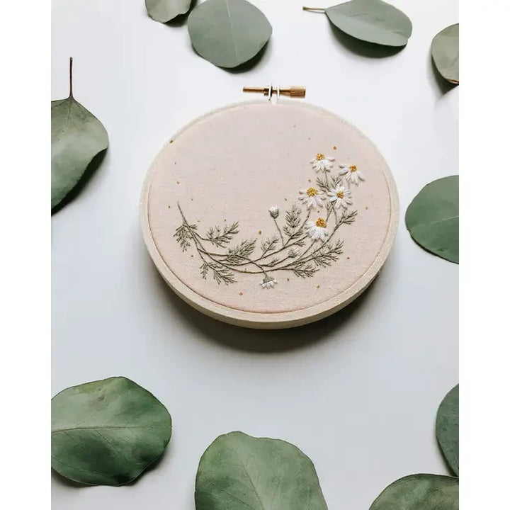 Craftermoon - Roman Chamomile Embroidery Kit