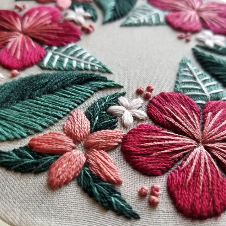 Craftermoon - Floral Flourish Beginner Embroidery Kit 3