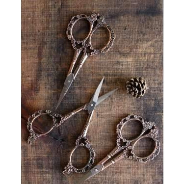 Craftermoon - Victorian Scrollwork Scissors 8