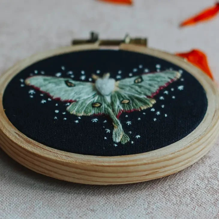 Craftermoon - Luna Moth Embroidery Kit