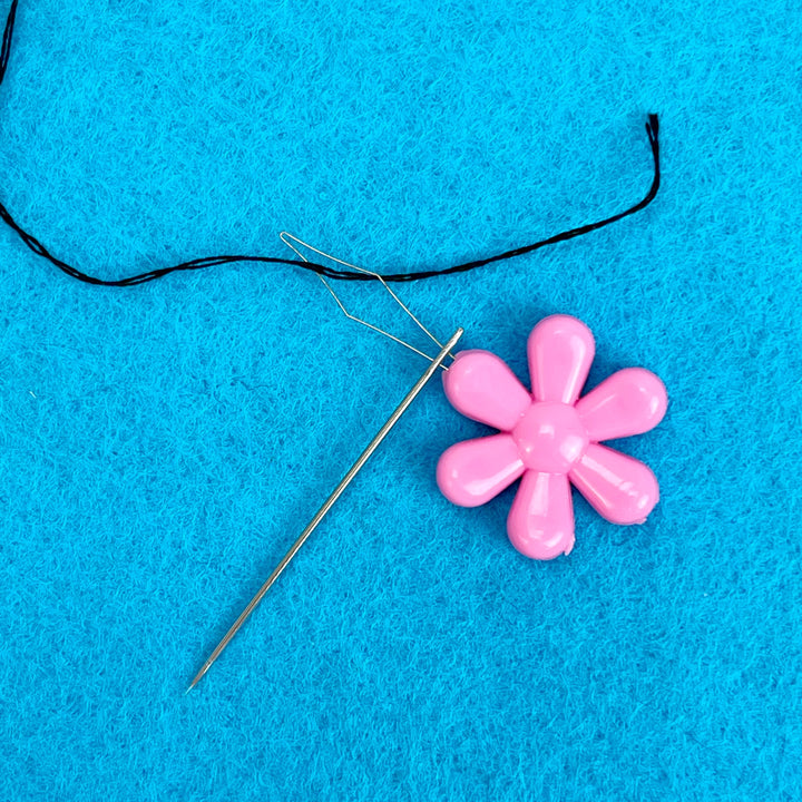 Craftermoon - Daisy Flower Needle Threaders 4