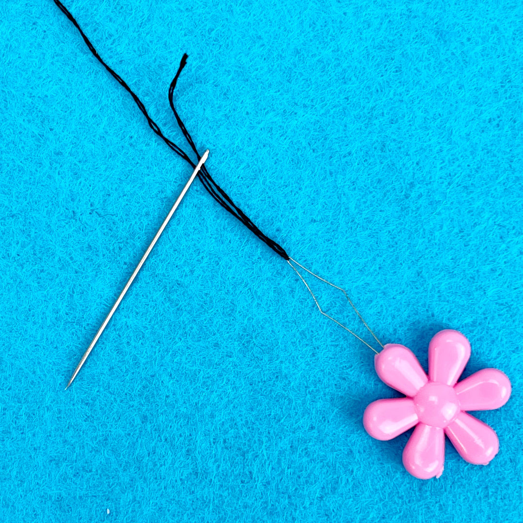 Craftermoon - Daisy Flower Needle Threaders 3