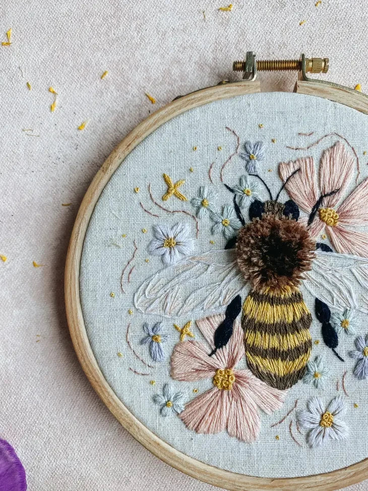 Craftermoon - HoneyBee Embroidery Kit 2